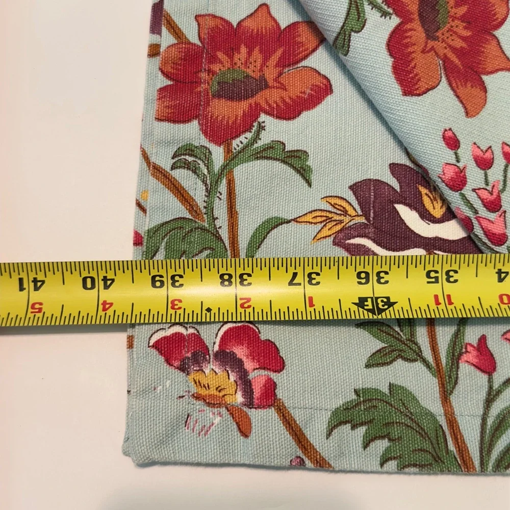 Cacharel floral tablecloth